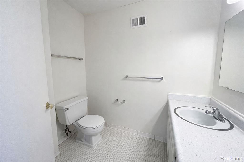 1935 Axtell Drive, 3, Troy, MI 48084 — Photo 11