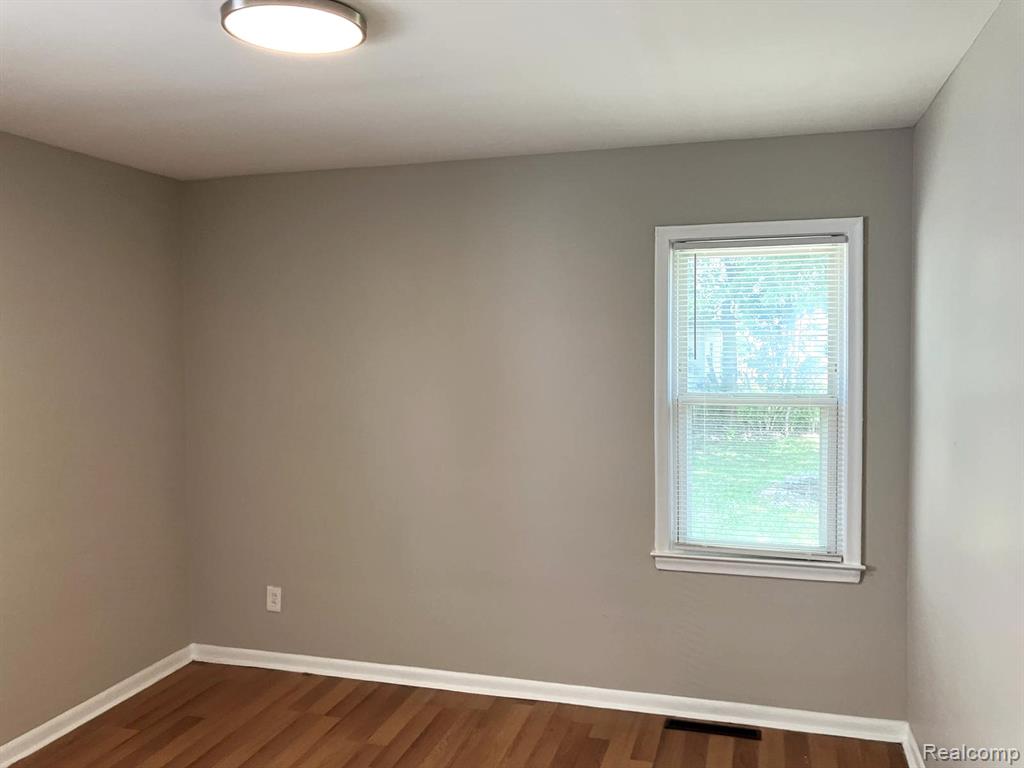 8131 THEISEN, Center Line, MI 48015 — Photo 16