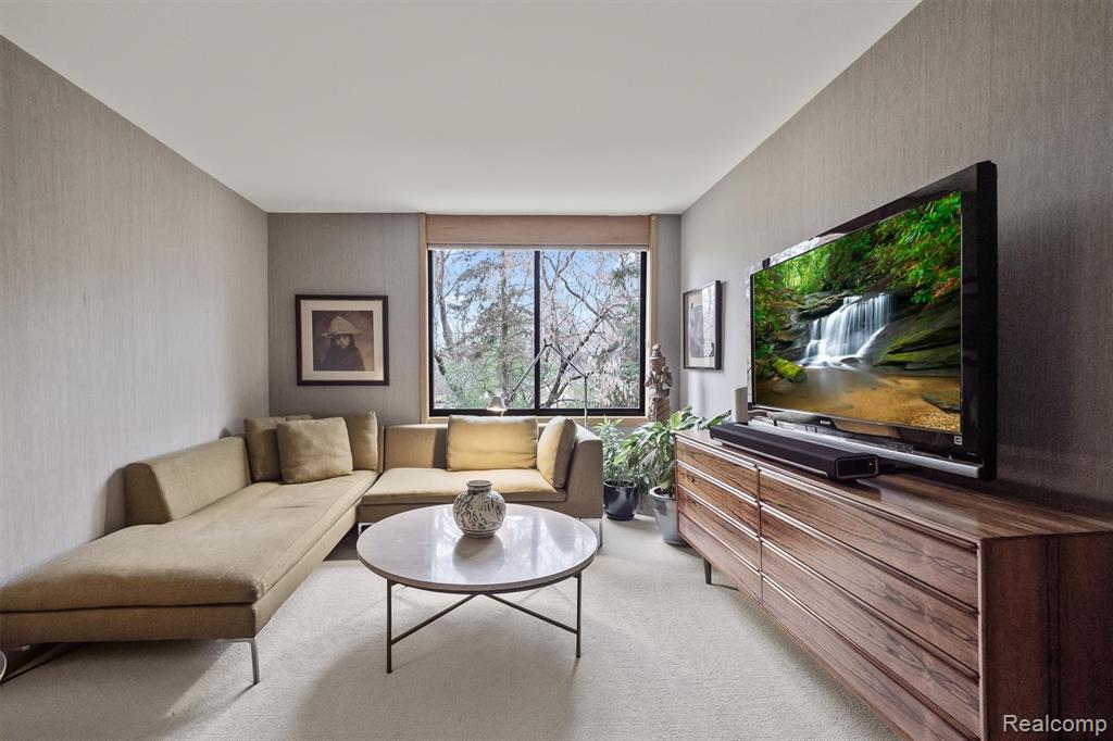 63 Barden Court, Bloomfield Hills, MI 48304 — Photo 21