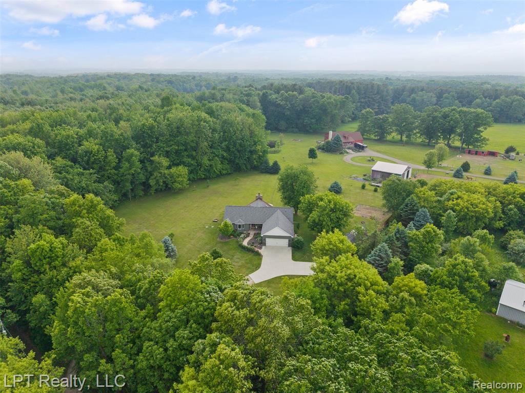 2588 E Jones Road, Howell, MI 48855 — Photo 33