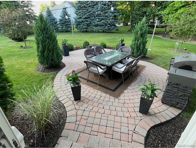 5827 Woodfield Parkway, Grand Blanc, MI 48439 — Photo 10