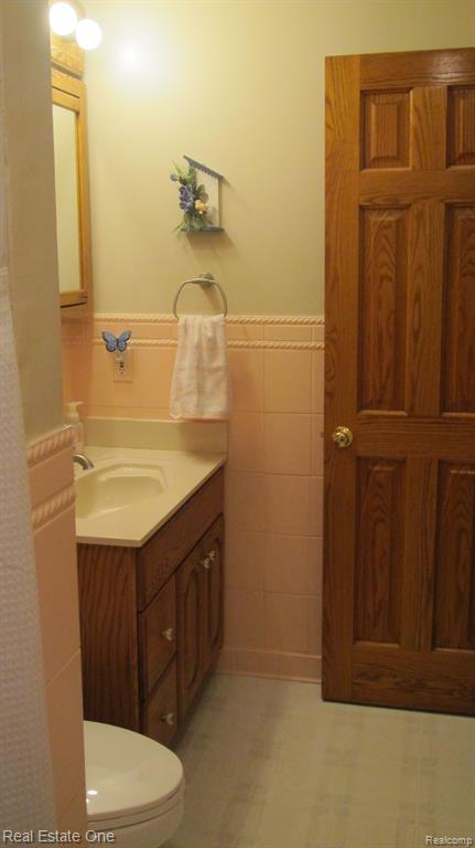 669 S HAWTHORNE Street, Westland, MI 48186 — Photo 18