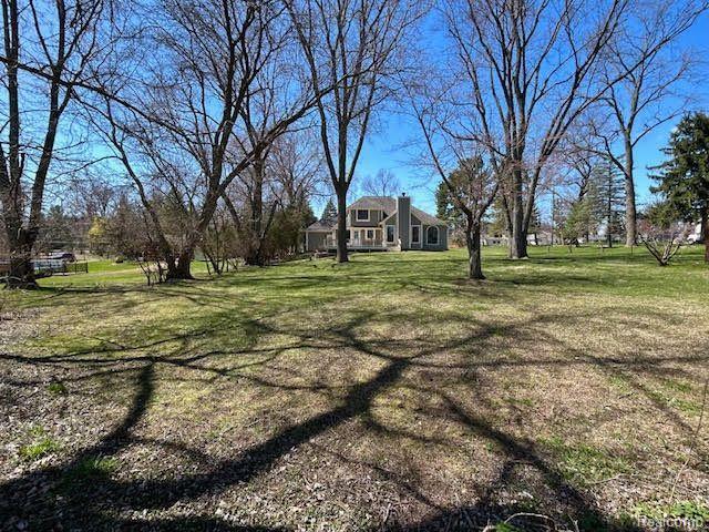 599 WILLARD Avenue, Rochester Hills, MI 48307 — Photo 3