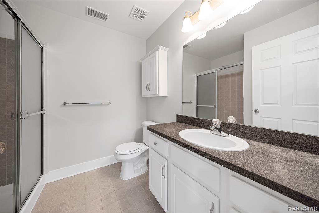 45622 WARWICK Drive, Macomb, MI 48044 — Photo 22