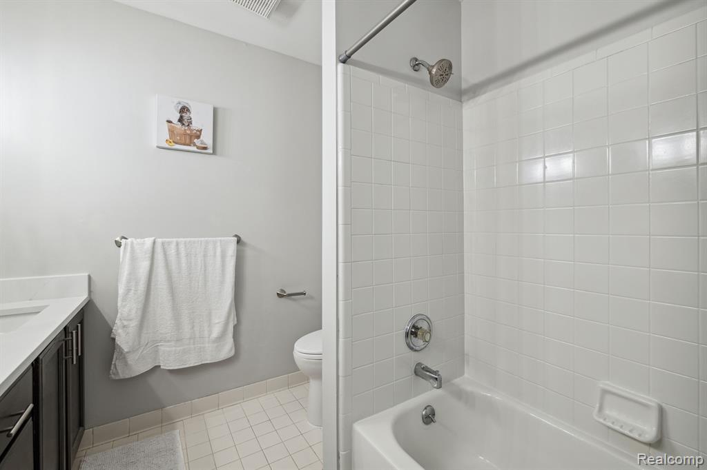 45516 VIOLET Lane, Novi, MI — Photo 29