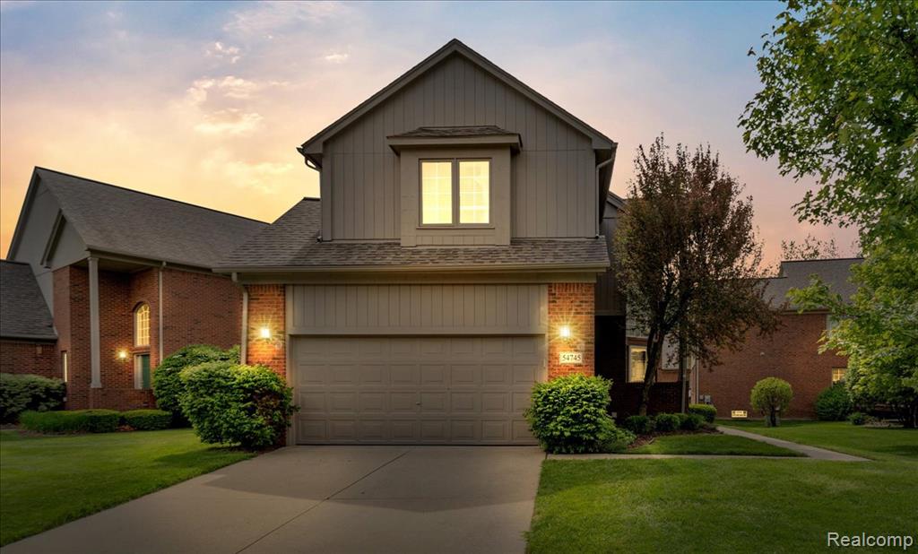 54745 Four Seasons Drive, Utica, MI 48316 — Photo 2