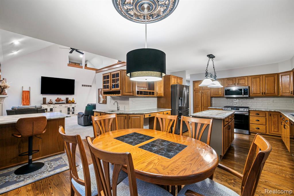 40312 Sugar Spring Drive, Sterling Heights, MI 48313 — Photo 16