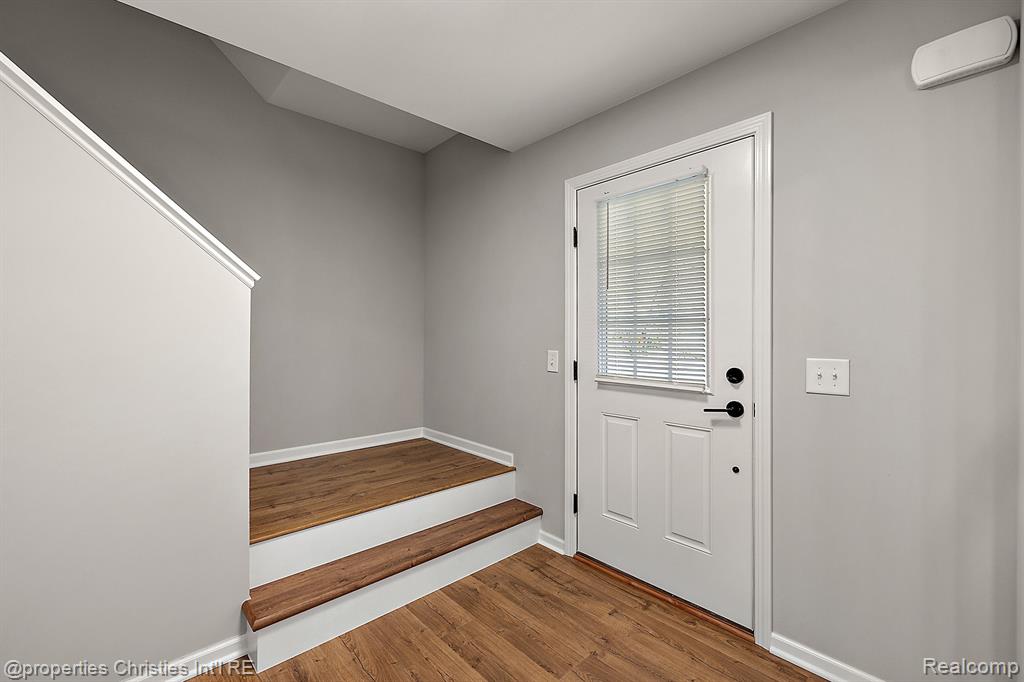 4125 S Newton Road, Commerce Twp, MI 48390 — Photo 5