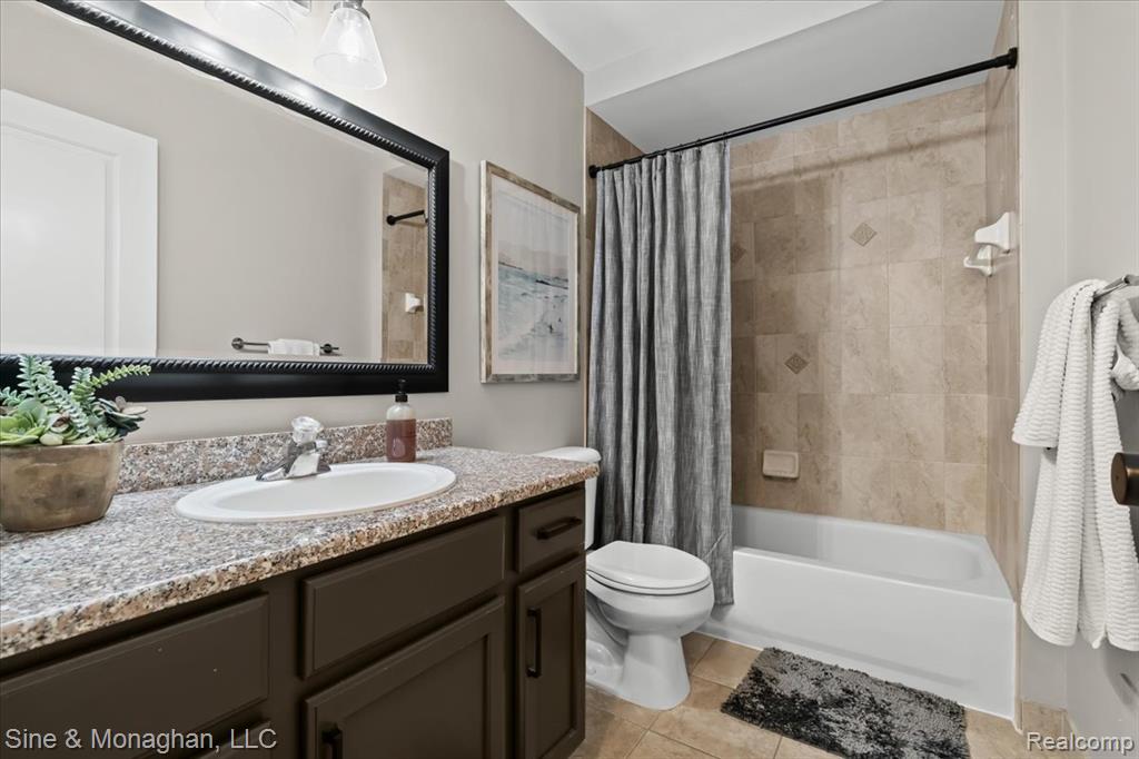 45906 Dutton Drive, Macomb, MI 48044 — Photo 23