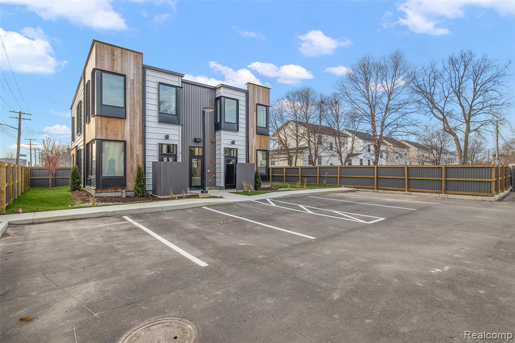 7631 E Lafayette, Detroit, MI 48214 — Photo 17