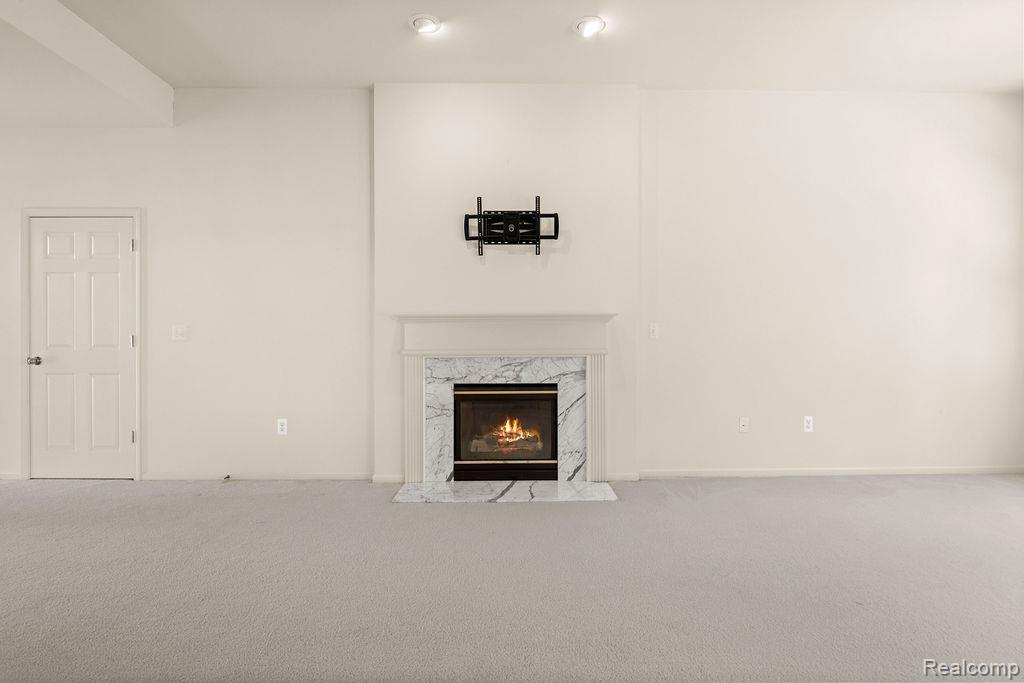 43120 Creek Court, 81, Clinton Twp, MI 48038 — Photo 10