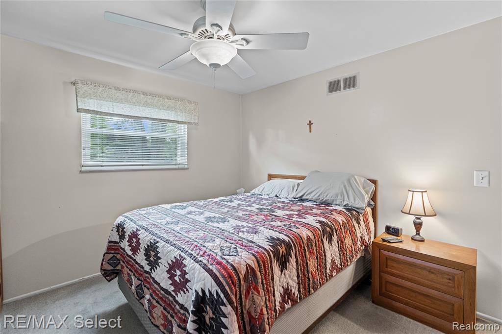 5368 Dunbar Drive, Grand Blanc, MI 48439 — Photo 11