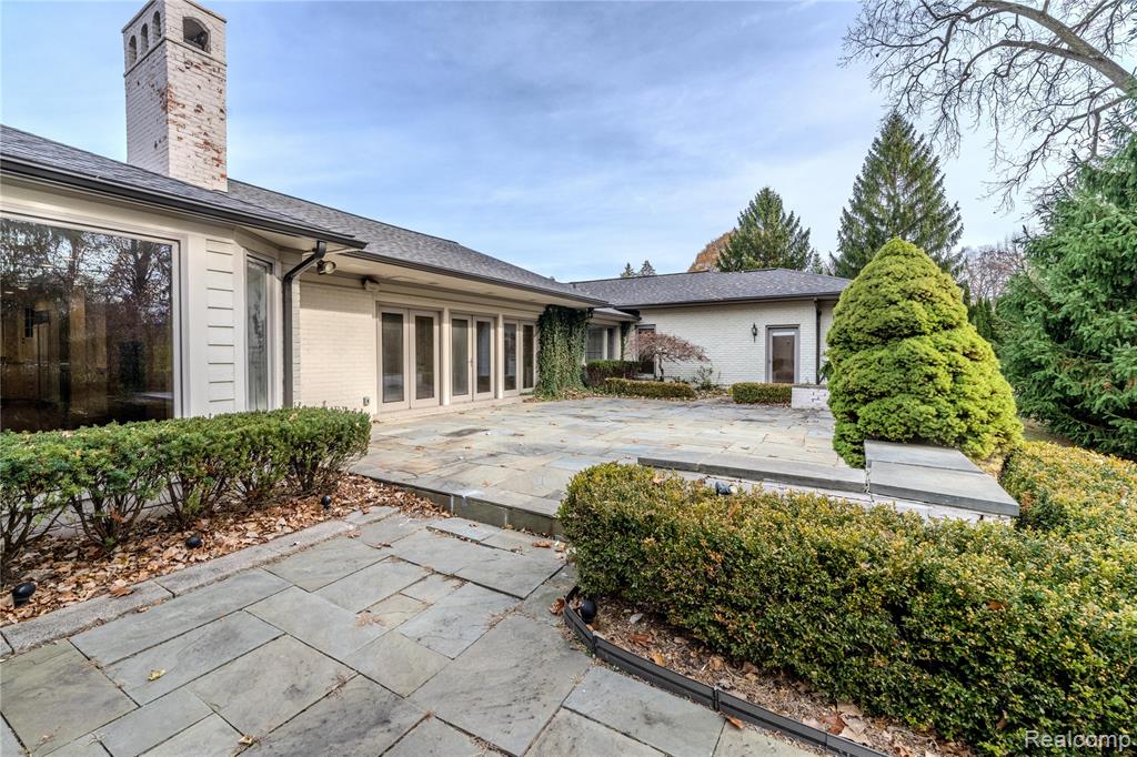 591 Rudgate Road, Bloomfield Hills, MI 48304 — Photo 12