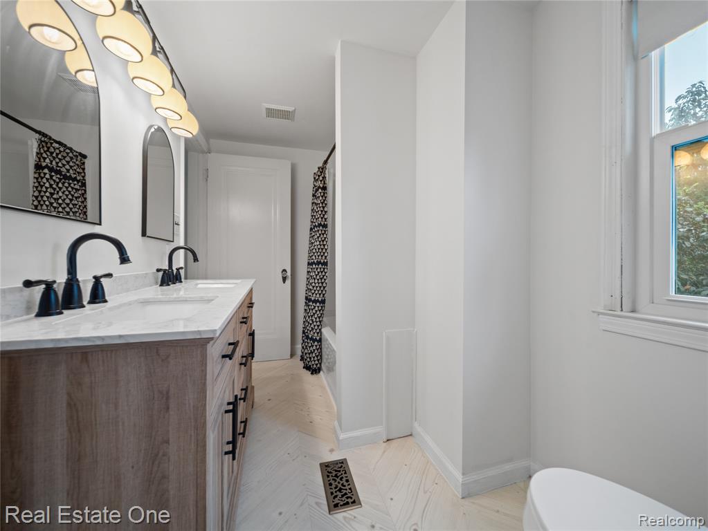609 N Michigan Avenue, Howell, MI 48843 — Photo 18