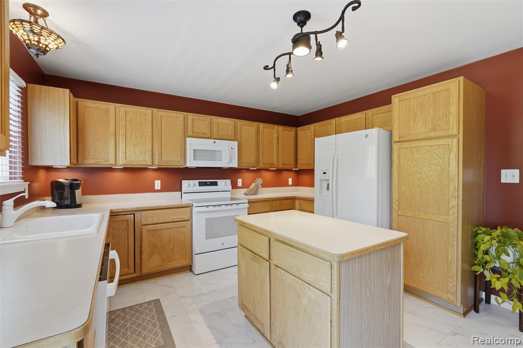 6263 Shadetree Court, Howell, MI 48843 — Photo 12