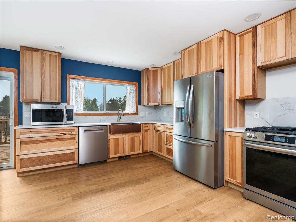 6677 Circle Drive, Harrison, MI 48625 — Photo 2