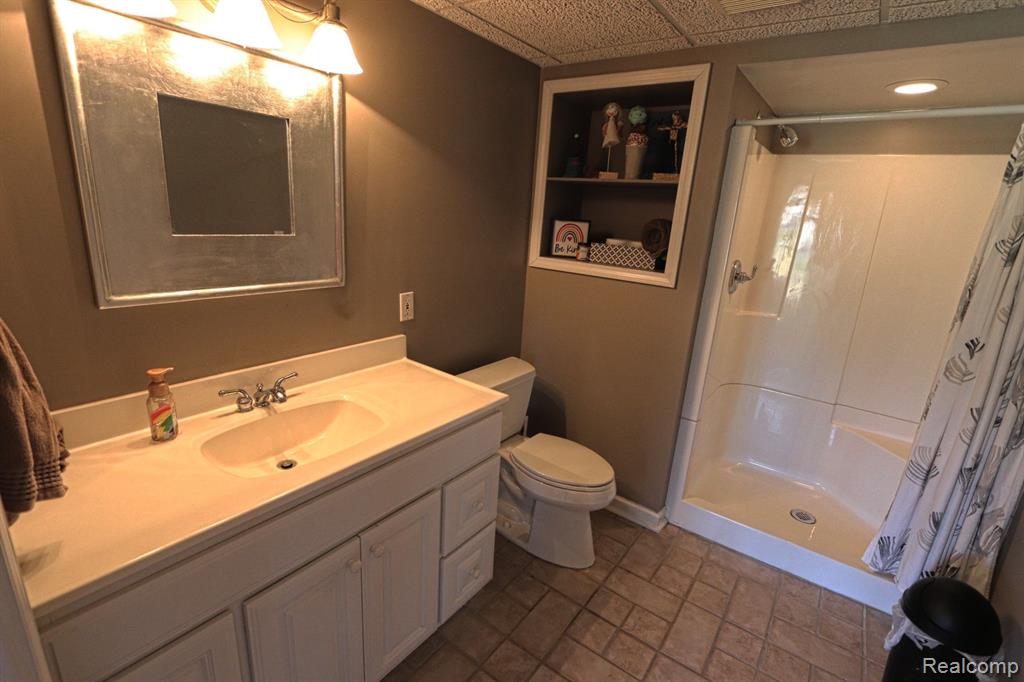 5470 HURON HILLS Drive, Commerce Twp, MI 48382 — Photo 42