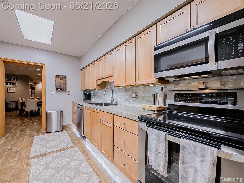17477 IRIS Circle, Clinton Twp, MI 48036 — Photo 72