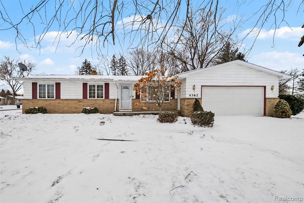4362 Meadowlark Drive, Grand Blanc, MI 48439 — Photo 2