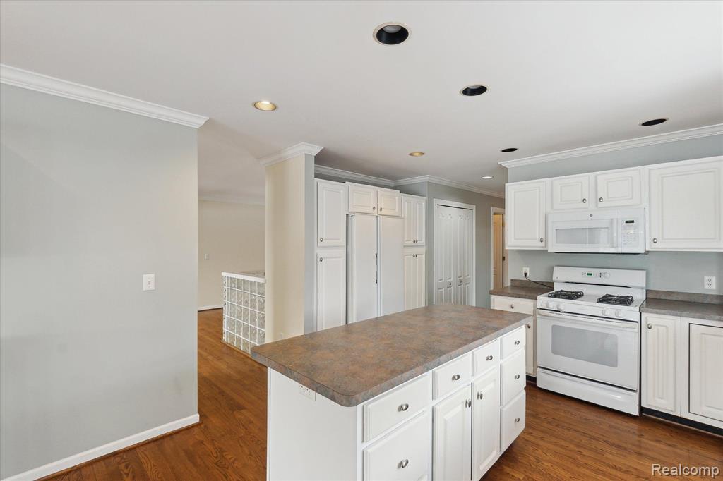 6615 GREENE HAVEN Drive, Clarkston, MI 48348 — Photo 18