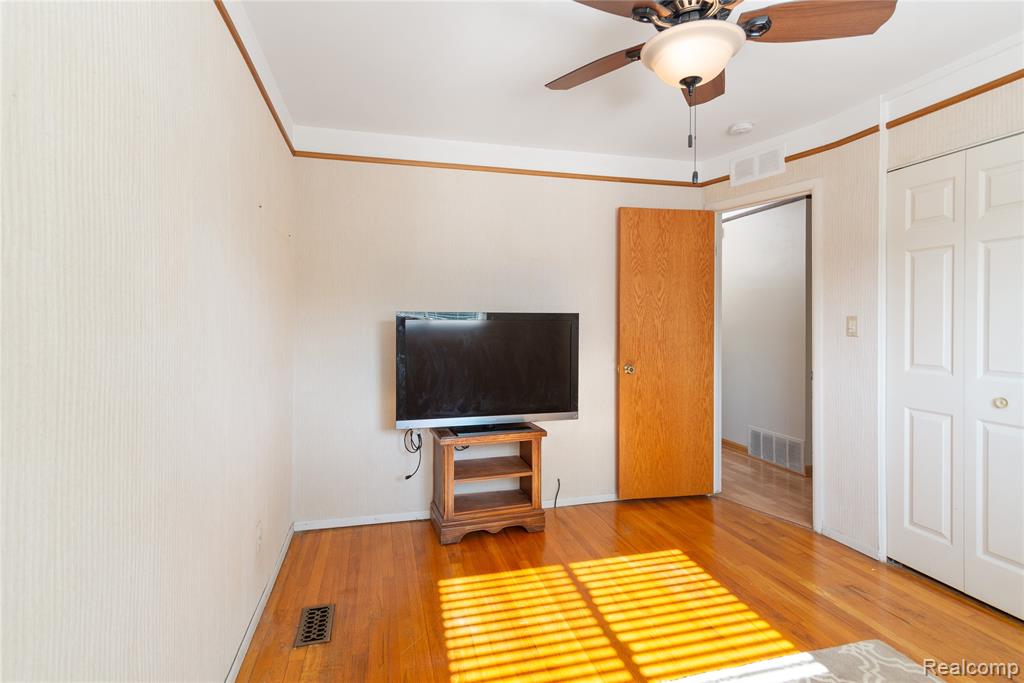 5836 Norborne Avenue, Dearborn Heights, MI 48127 — Photo 11