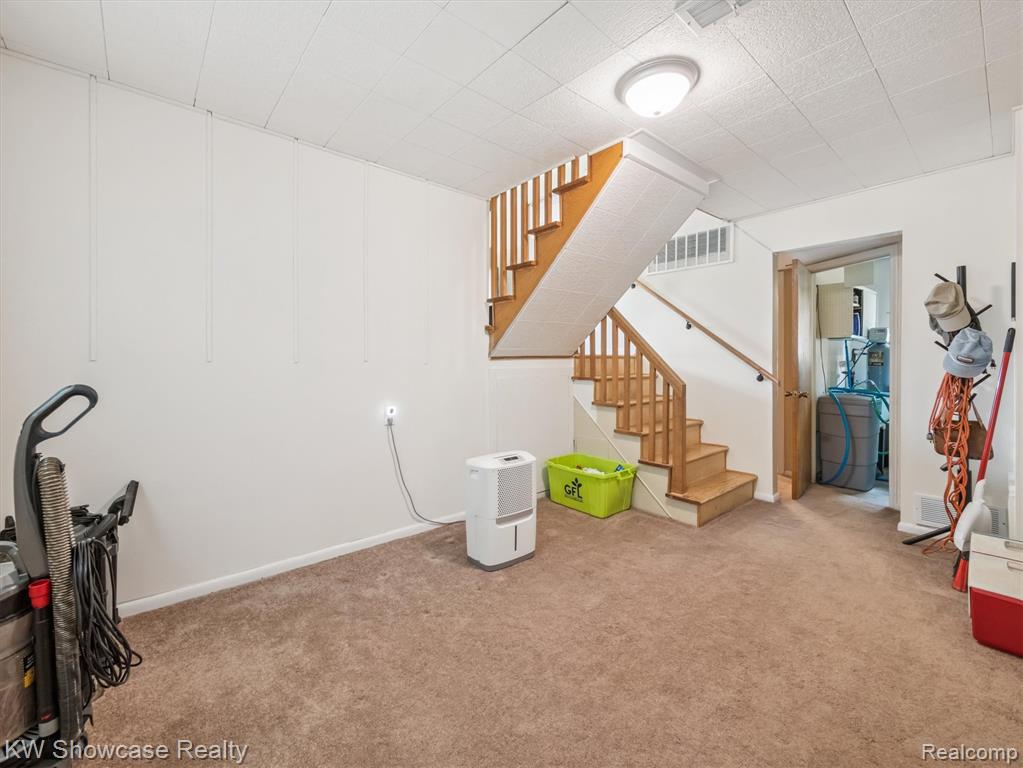714 Sweetbriar, Milford, MI 48381 — Photo 28