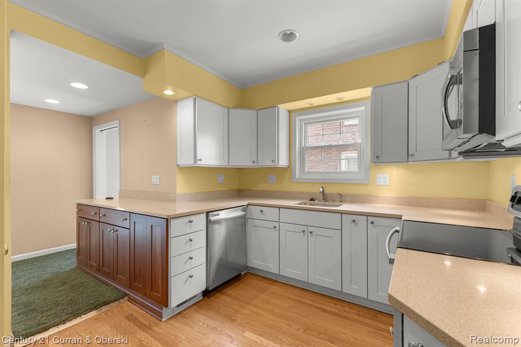 645 ELMWOOD Street, Dearborn, MI 48124 — Photo 12