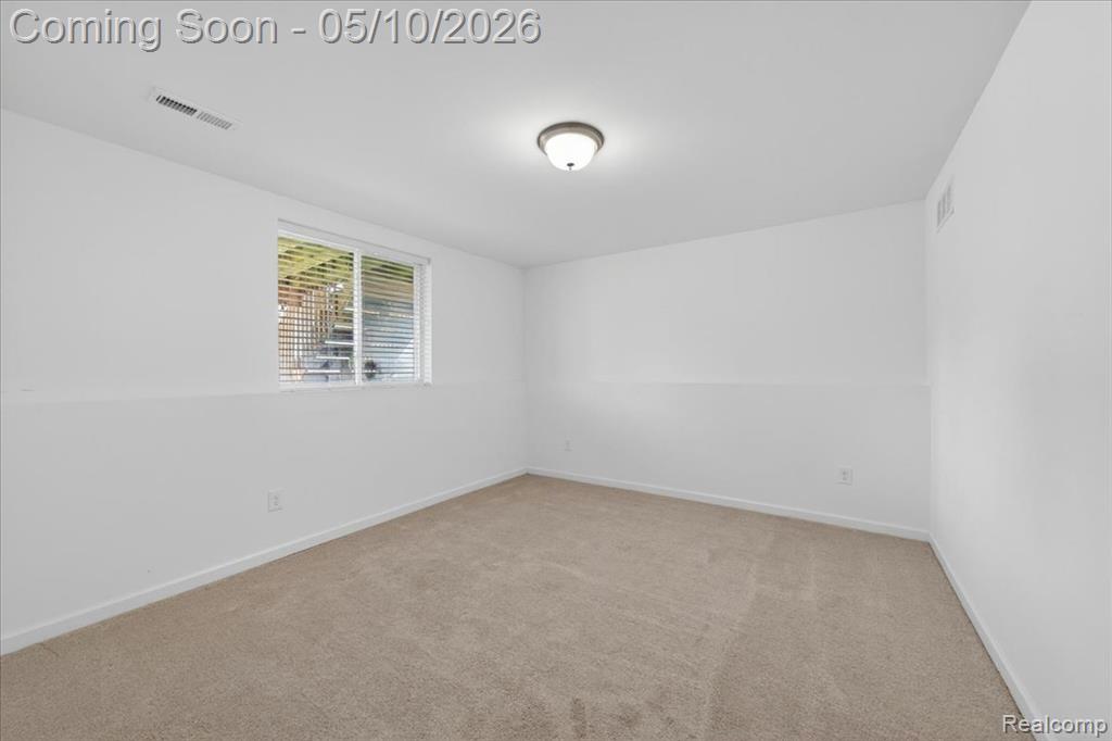 4366 Timber Line Lane, Grand Blanc, MI 48439 — Photo 25