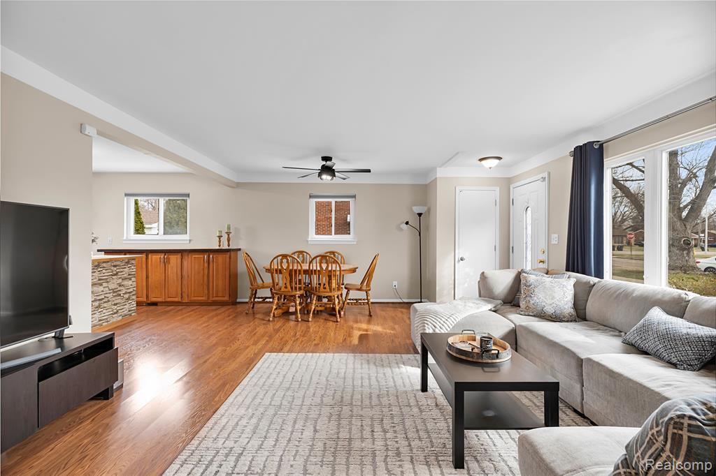 8731 N Hubbard Street, Westland, MI — Photo 5