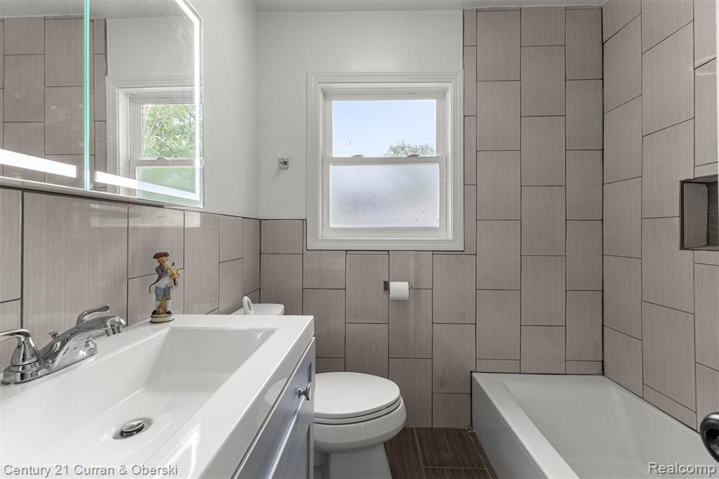 8276 Riverview Street, Dearborn Heights, MI 48127 — Photo 19