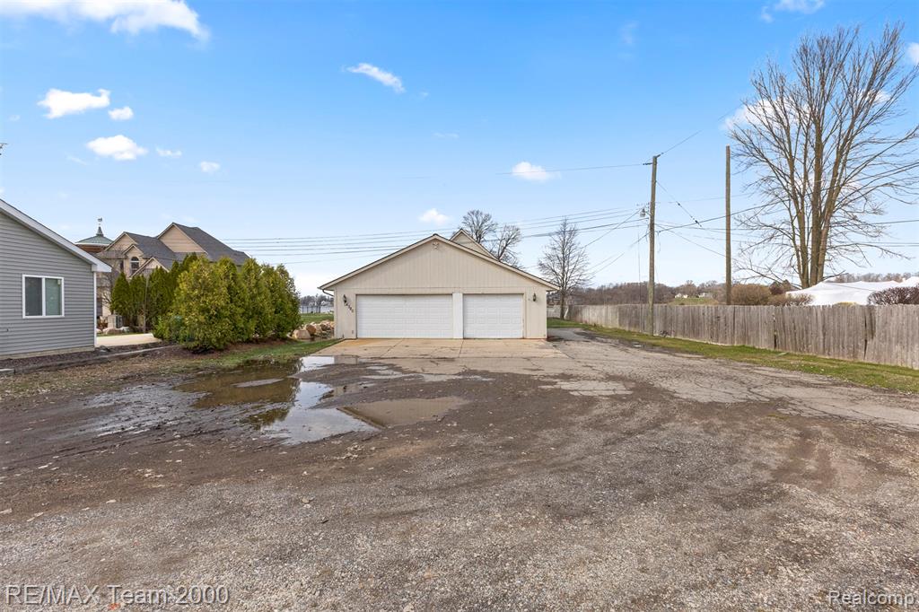 4390 Cass Elizabeth Road, Waterford, MI 48328 — Photo 43