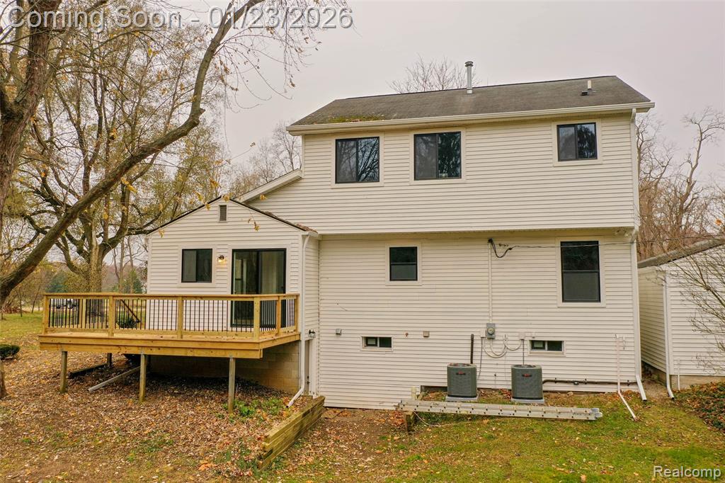 9398 Ortonville Road, Clarkston, MI 48348 — Photo 31