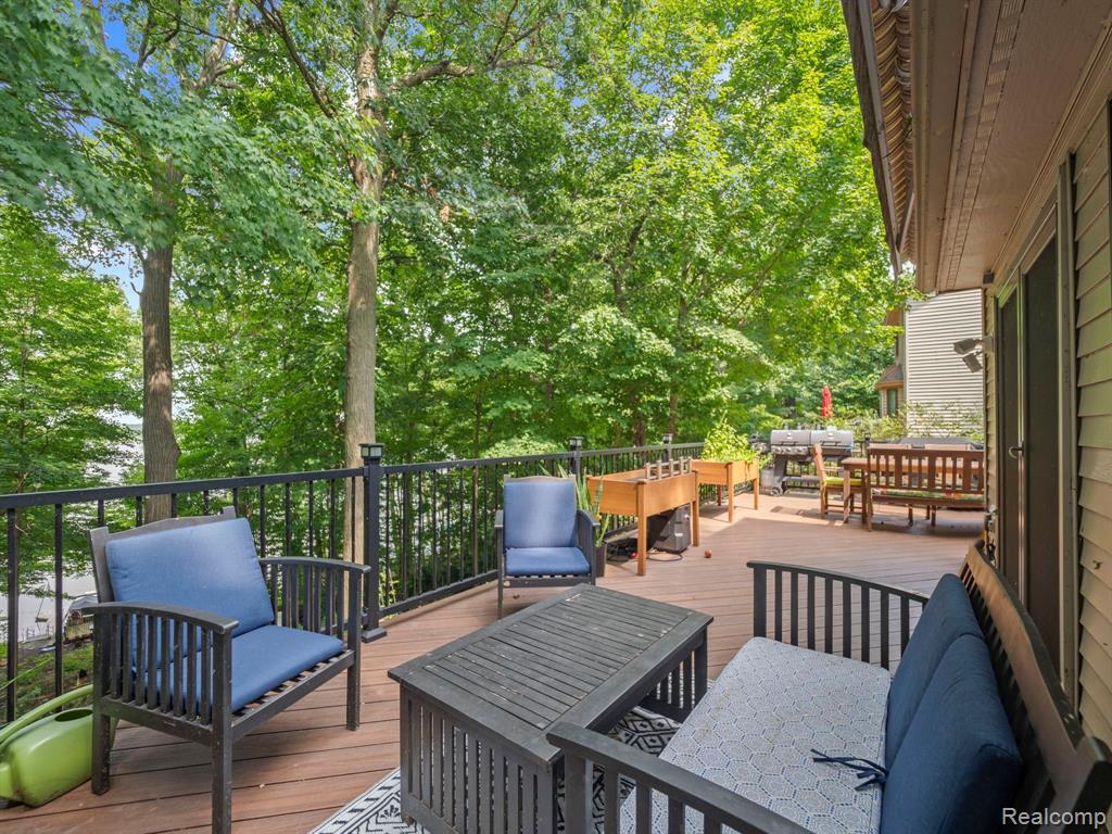 7861 LAKE CREST Drive, Ypsilanti, MI 48197 — Photo 28
