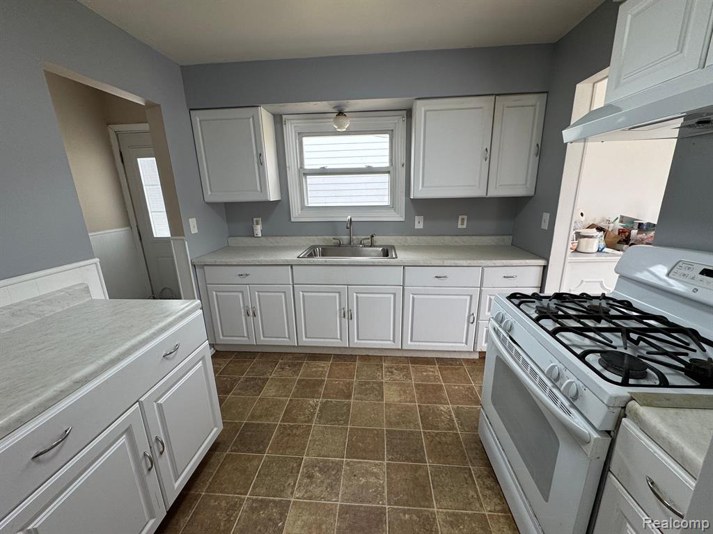 5520 Litchfield Drive, Flint, MI 48532 — Photo 4