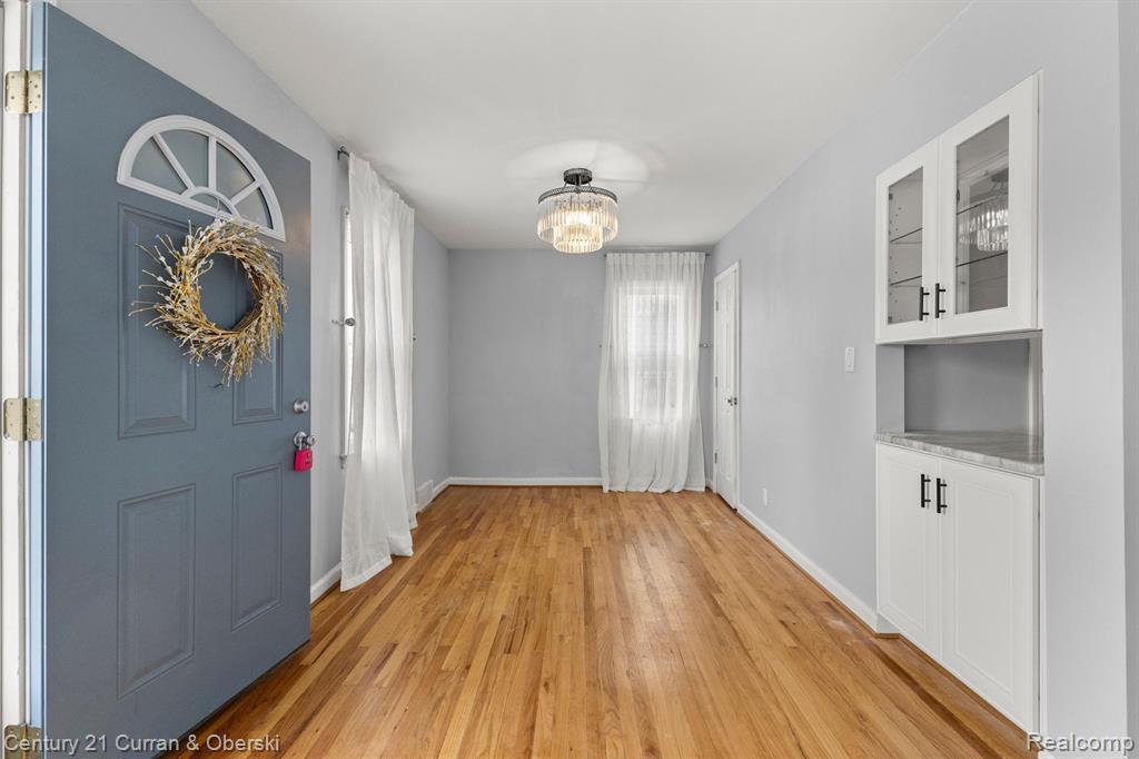 4615 MANDALAY Avenue, Royal Oak, MI 48073 — Photo 14