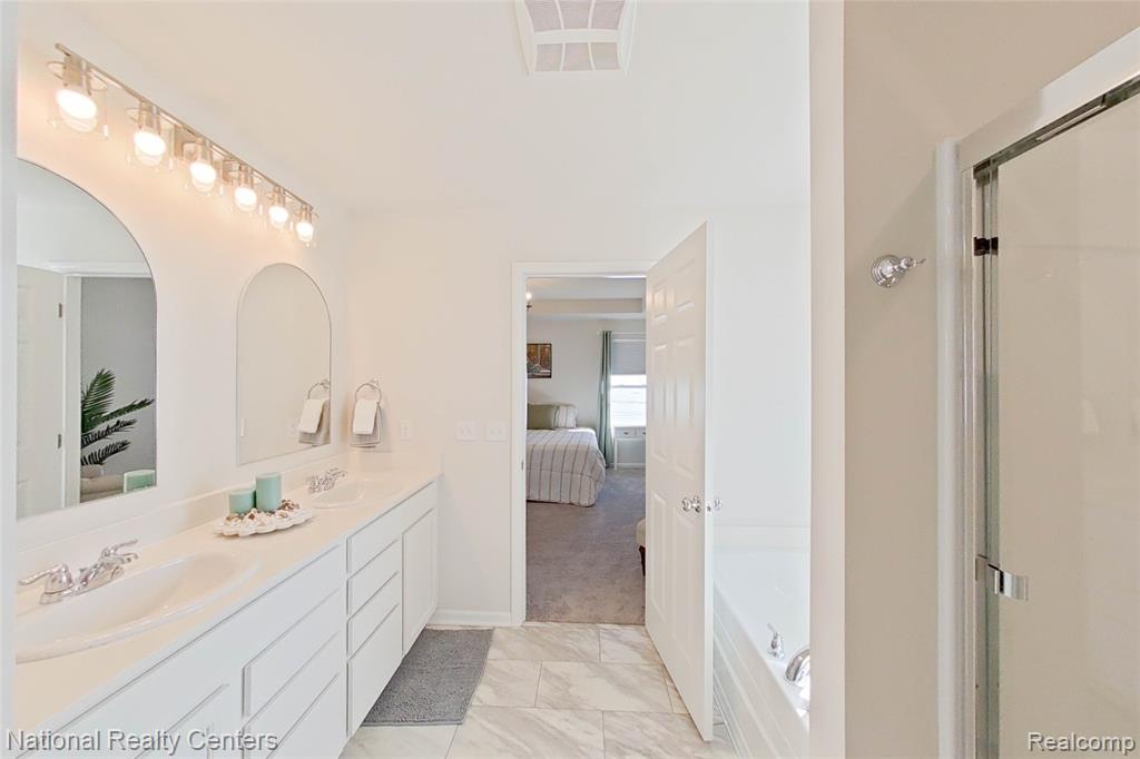 333 Saddleback Court, White Lake, MI — Photo 30