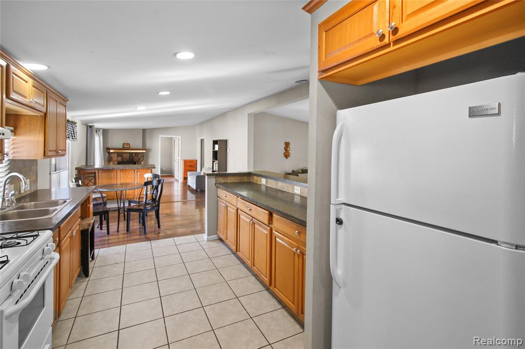 85 Oak Ridge, Monroe, MI 48161 — Photo 10