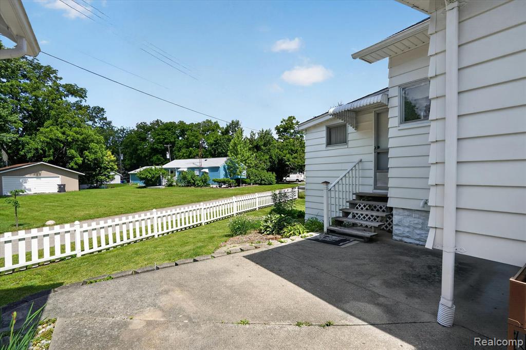 410 S Center Street, Howell, MI 48843 — Photo 37
