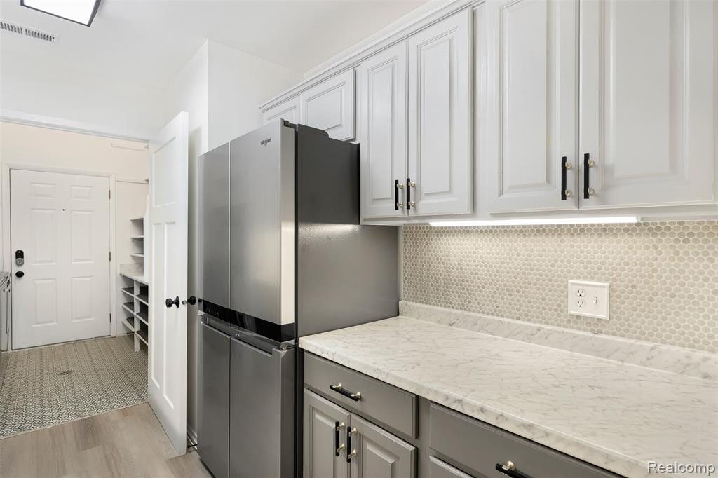 686 Peninsula Court, Ann Arbor, MI 48105 — Photo 14