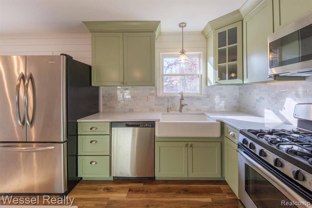 557 Green Cove Drive, Holly, MI 48442 — Photo 7