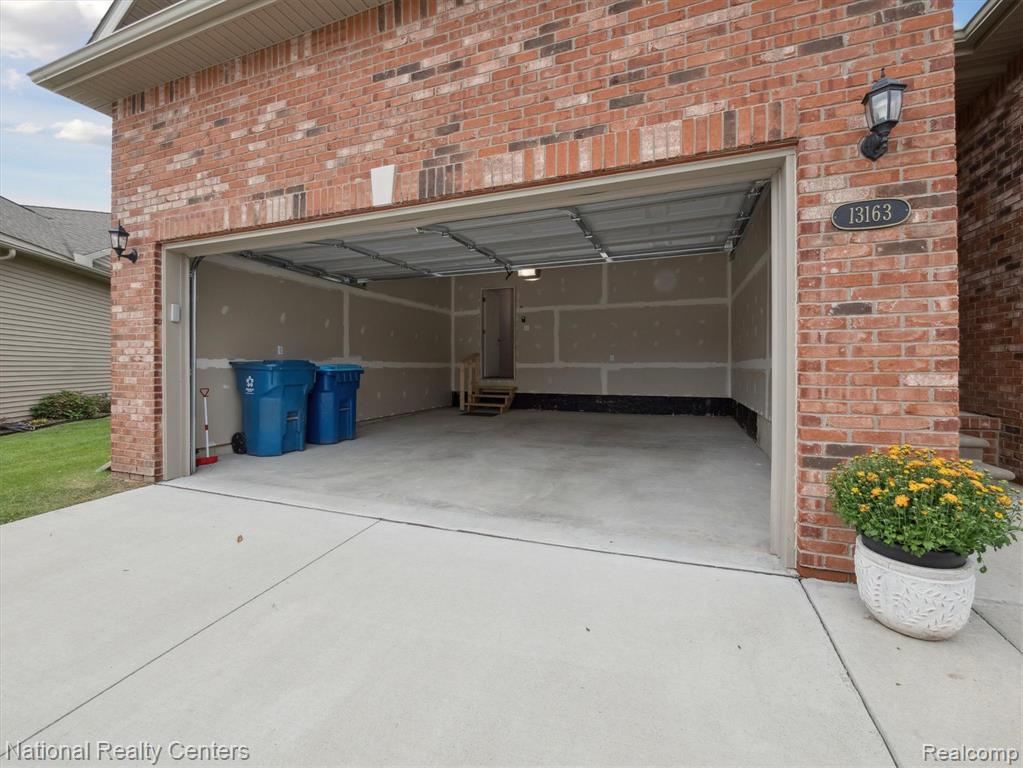 13163 Harbor Landings Drive, 112, Fenton, MI 48430 — Photo 39