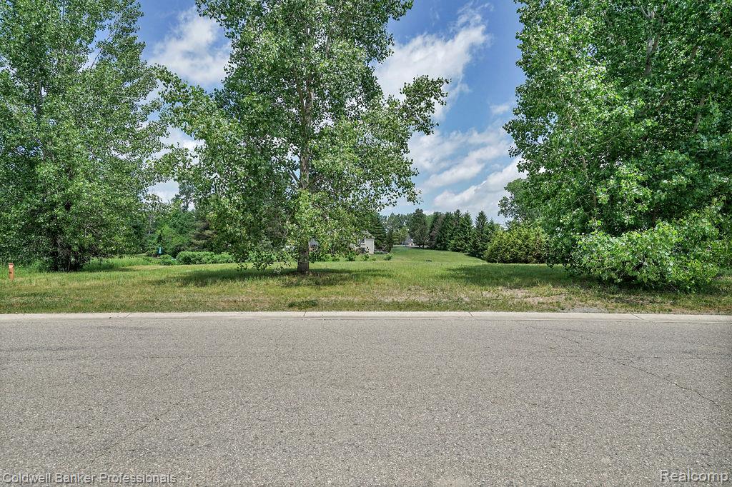 1932 Sandy Shores Drive, Oxford, MI 48371 — Photo 12