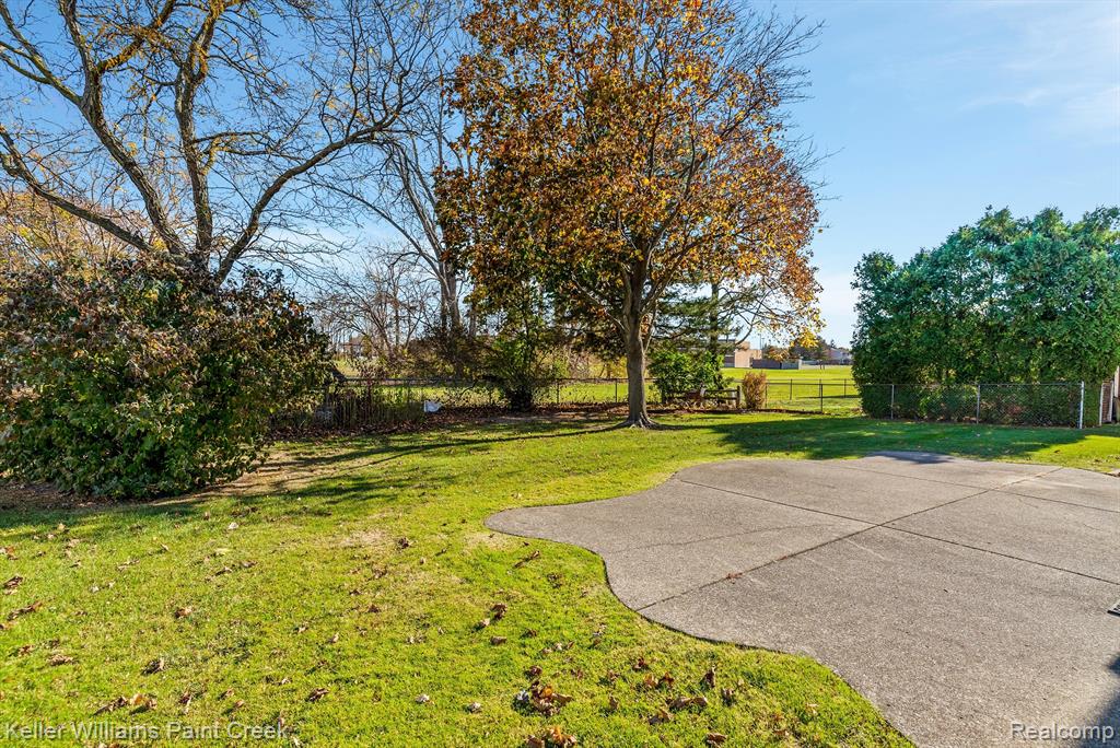 43344 Westview Drive, Sterling Heights, MI 48313 — Photo 55