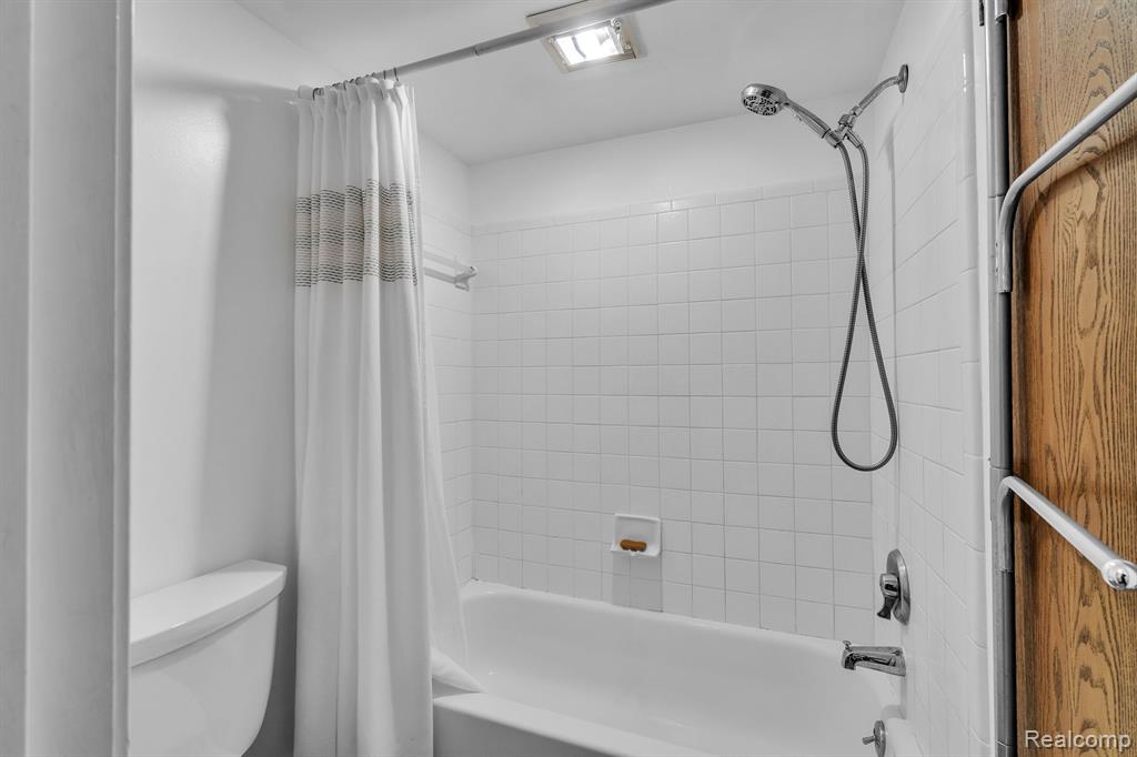 419 WATER TOWER Circle, Brighton, MI 48116 — Photo 23