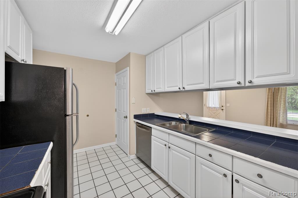 1484 Leisure Drive, Flint, MI 48507 — Photo 21