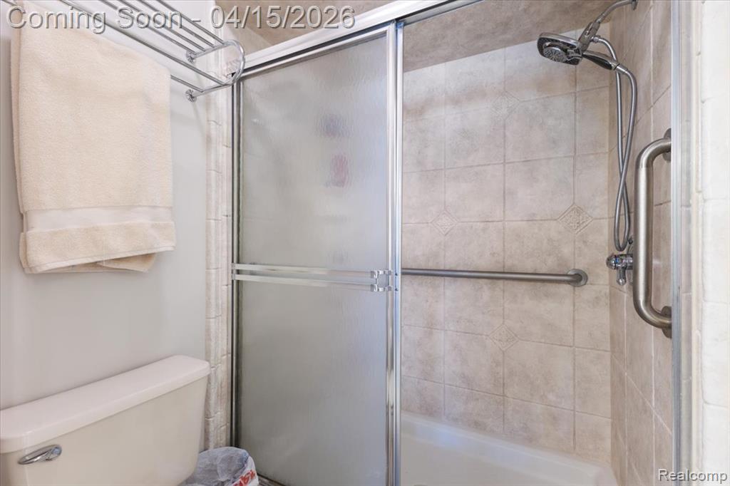 630 Ashley Circle, Rochester Hills, MI 48307 — Photo 17