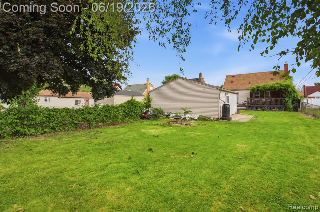 529 Champaign Road, Lincoln Park, MI 48146 — Photo 17