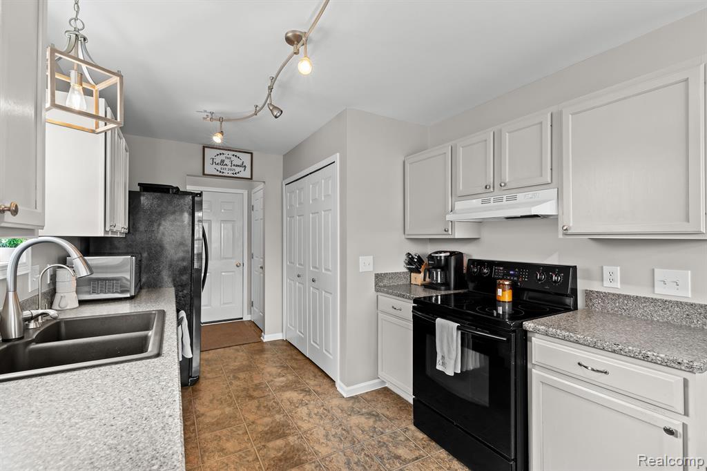 755 1ST Street, Fenton, MI 48430 — Photo 11