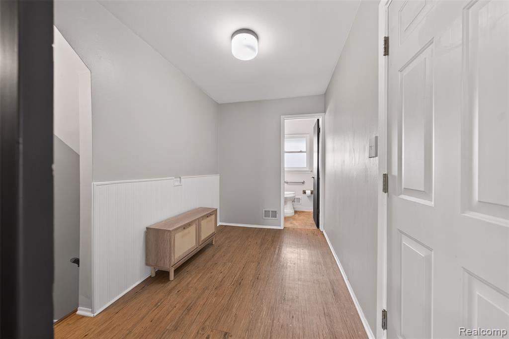 30110 Manor Drive, Madison Heights, MI 48071 — Photo 18