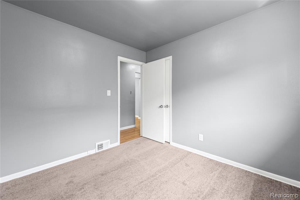 23701 Coyle Street, Oak Park, MI 48237 — Photo 19